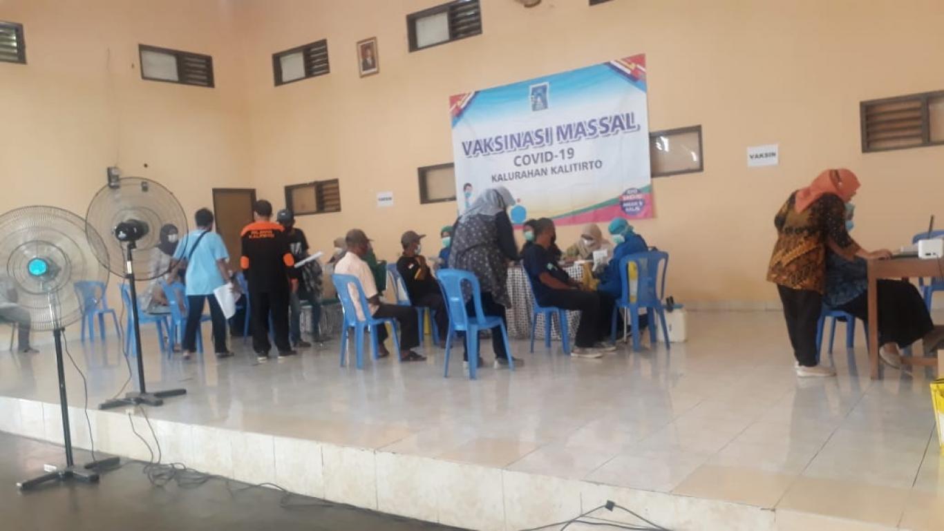 Vaksin Dosis 1 dan 2, tanggal 25 November 2021